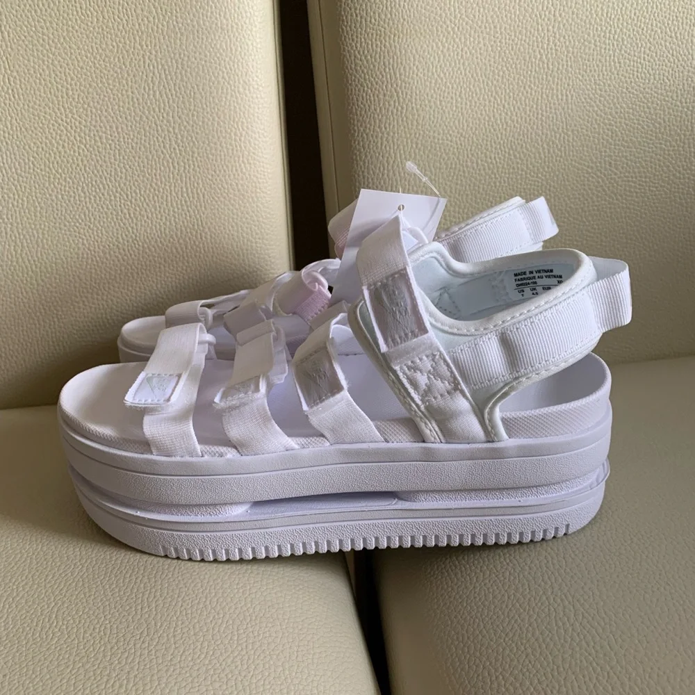 NWOB (WMNS) Nike Icon Classic
Sports White Sandals DH0223-100 - Picture 10 of 16